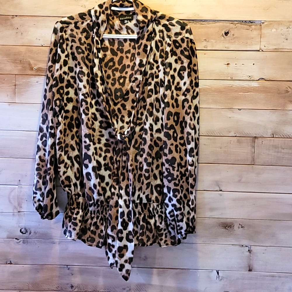 EUC 2xl Lepord print polyester Blouse